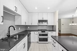 5885 Woodfield Estates Dr, Alexandria, VA 22310 - Photo 13