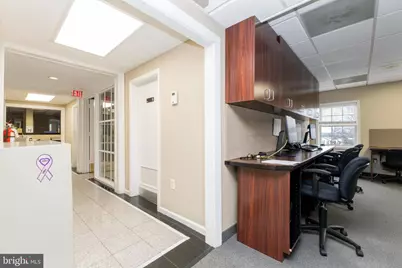 156 Maple Avenue E, Vienna, VA 22180 - Photo 3