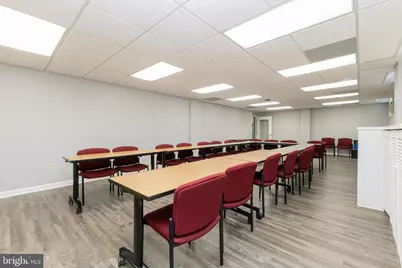 156 Maple Avenue E, Vienna, VA 22180 - Photo 17