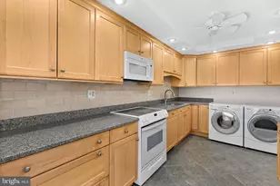 8340 Greensboro Dr, McLean, VA 22102 - Photo 15