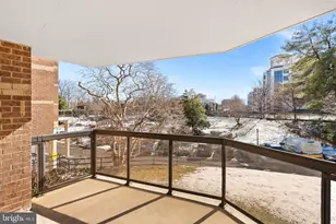 8340 Greensboro Dr, McLean, VA 22102 - Photo 27