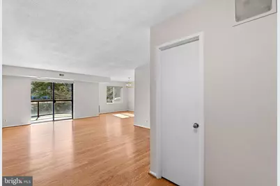 8340 Greensboro Drive #118, McLean, VA 22102 - Photo 5