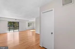 8340 Greensboro Dr, McLean, VA 22102 - Photo 5