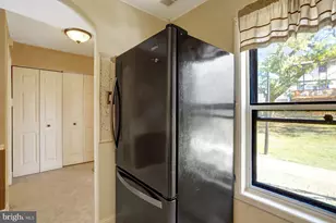 5502 Peppercorn Dr, Burke, VA 22015 - Photo 9