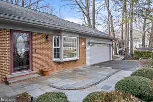 10815 Stanhope Pl, Fairfax, VA 22032 - Photo 3