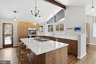 9508 Watts Rd, Great Falls, VA 22066 - Photo 9