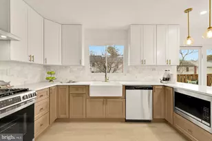 9532 Burdett Rd, Burke, VA 22015 - Photo 11