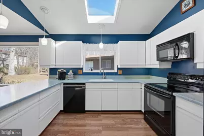 8825 Charles Hawkins Way, Annandale, VA 22003 - Photo 7