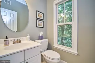 1230 Weatherstone Ct, Reston, VA 20194 - Photo 9