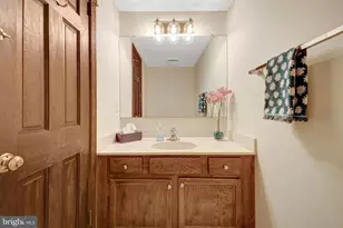 1398 Park Lake Dr, Reston, VA 20190 - Photo 27