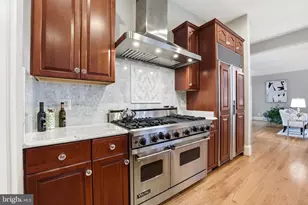 9874 Palace Green Way, Vienna, VA 22181 - Photo 15