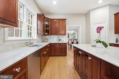 9874 Palace Green Way, Vienna, VA 22181 - Photo 17