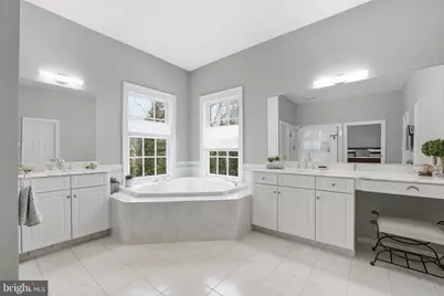 9874 Palace Green Way, Vienna, VA 22181 - Photo 27