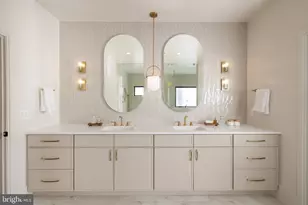 913 Symphony Cir SW, Vienna, VA 22180 - Photo 33