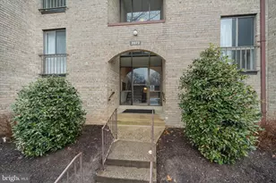 2073 Royal Fern Ct, Reston, VA 20191 - Photo 3