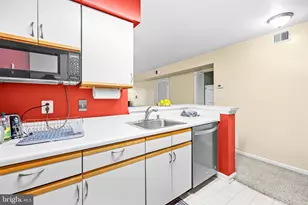 5815 Orchard Hill Ct, Clifton, VA 20124 - Photo 11