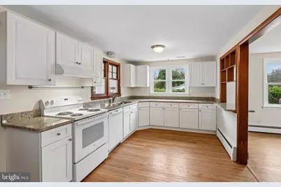 10306 Gunston Road, Lorton, VA 22079 - Photo 9