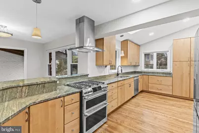 7609 Woodridge Circle, Alexandria, VA 22308 - Photo 17