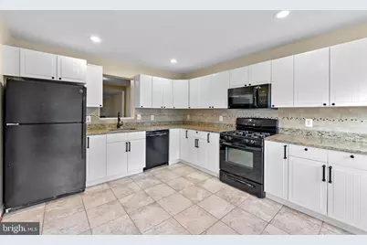 12081 Edgemere Circle, Reston, VA 20190 - Photo 9