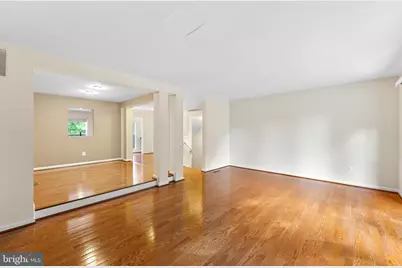 12081 Edgemere Circle, Reston, VA 20190 - Photo 5