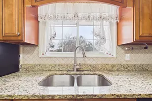 5907 Camberly Ave, Springfield, VA 22150 - Photo 7