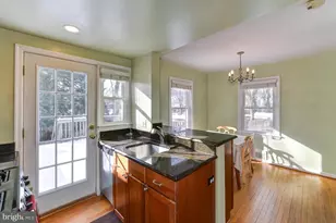 2609 Farmington Dr, Alexandria, VA 22303 - Photo 9