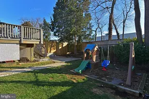 2609 Farmington Dr, Alexandria, VA 22303 - Photo 27