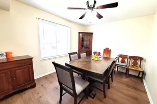 9800 Kingsbridge Dr, Fairfax, VA 22031 - Photo 11