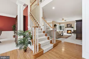 7820 Rose Garden Ln, Springfield, VA 22153 - Photo 5