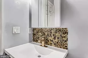 12106 Greenway Ct, Fairfax, VA 22033 - Photo 33