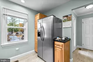 6045 Crown Royal Cir, Alexandria, VA 22310 - Photo 7