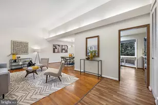 6004 Jan Mar Dr, Falls Church, VA 22041 - Photo 9