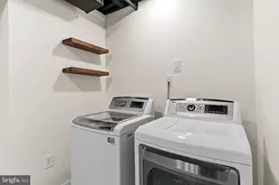 10441 Carriagepark Ct, Fairfax, VA 22032 - Photo 31