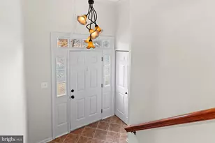 10441 Carriagepark Ct, Fairfax, VA 22032 - Photo 3