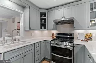 10441 Carriagepark Ct, Fairfax, VA 22032 - Photo 7