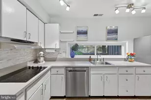 11519 Links Dr, Reston, VA 20190 - Photo 3