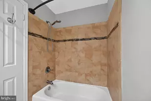 14434 Four Chimney Dr, Centreville, VA 20120 - Photo 19