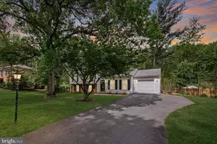 9518 Center St, Vienna, VA 22181 - Photo 3