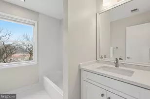 601 Sideling Ct NE, Vienna, VA 22180 - Photo 41