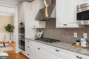 3003 Beechwood Ln, Falls Church, VA 22042 - Photo 5