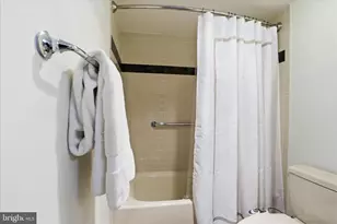 8340 Greensboro Dr, McLean, VA 22102 - Photo 17