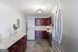 8340 Greensboro Dr, McLean, VA 22102 - Photo 9