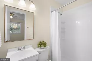 14831 Hoxton Square, Centreville, VA 20120 - Photo 23