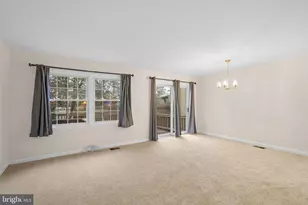 14831 Hoxton Square, Centreville, VA 20120 - Photo 9