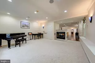 12390 Falkirk Dr, Fairfax, VA 22033 - Photo 55