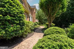 12390 Falkirk Dr, Fairfax, VA 22033 - Photo 5