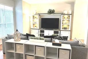 7358 Bloomington Ct, Springfield, VA 22150 - Photo 3