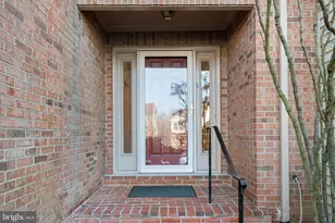 3402 Walnut Hill Ct, Falls Church, VA 22042 - Photo 3