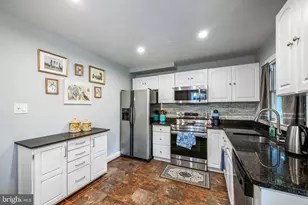 6004 Brookview Dr, Alexandria, VA 22310 - Photo 17