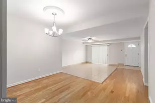 7239 Jillspring Ct, Springfield, VA 22152 - Photo 9